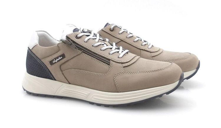 Australian Discover 15.1686 (260153) - Reynders - Daenen